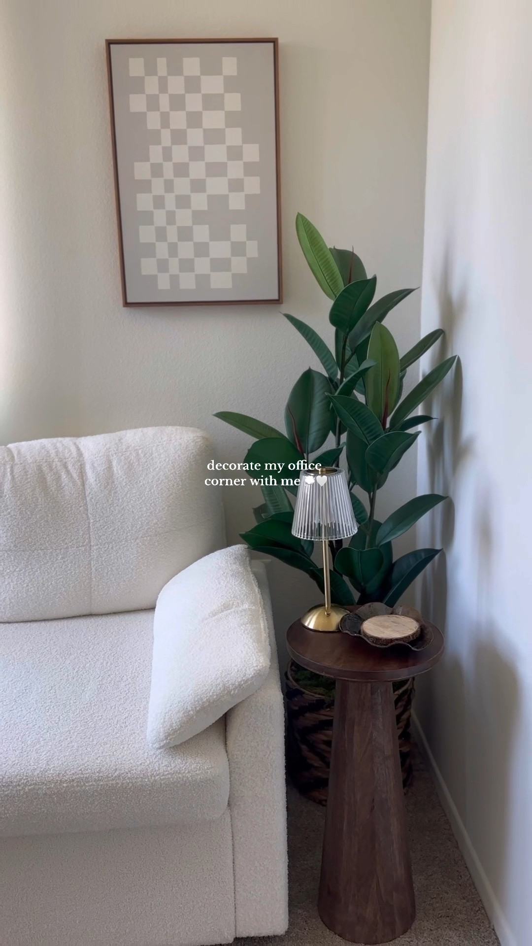 Decorate my office corner with me 💭🤍

#LTKVideo #LTKHome #LTKStyleTip