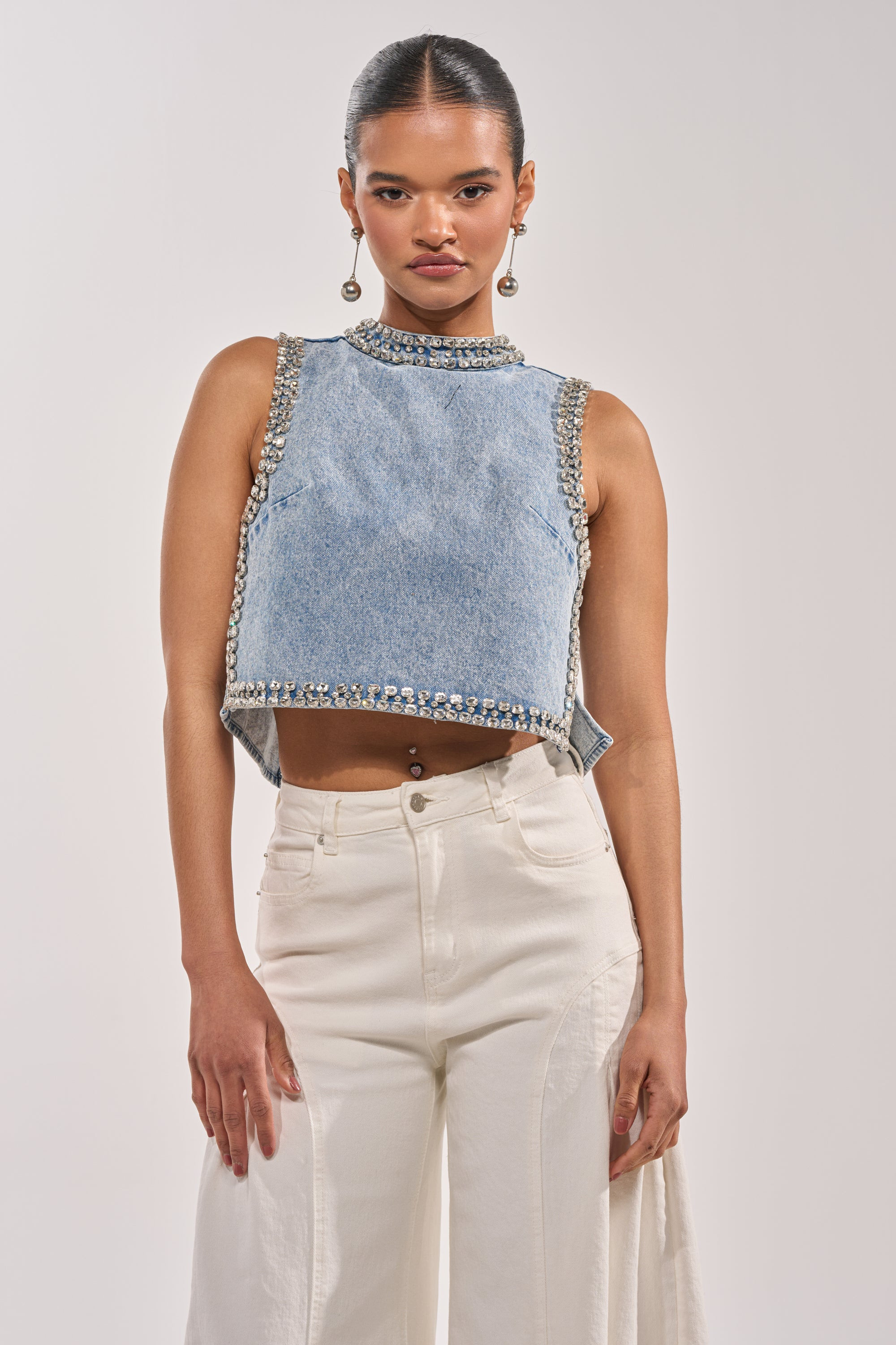 POPPING OUT RHINESTONE DENIM BLOUSE | AKIRA