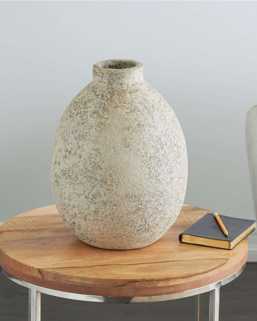 Clay vase 

#LTKHome