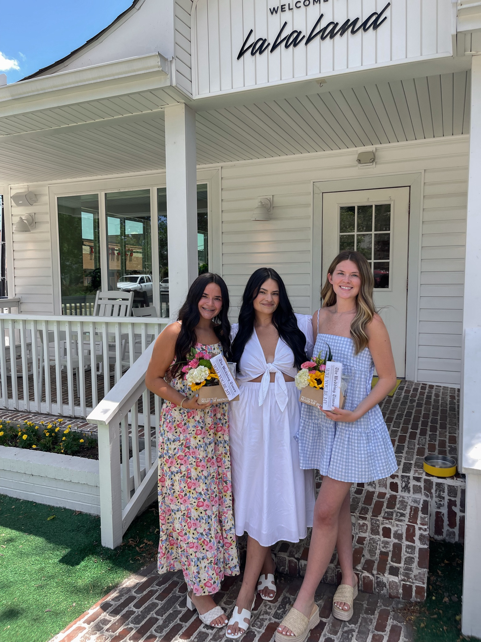 💐✨🗞️

#LTKMidsize #LTKStyleTip #LTKWedding