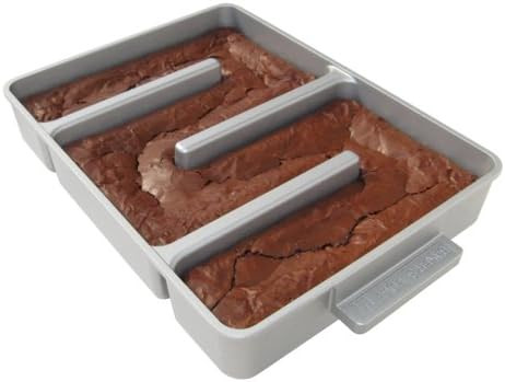 Baker's Edge Nonstick Edge Brownie Pan | Amazon (US)
