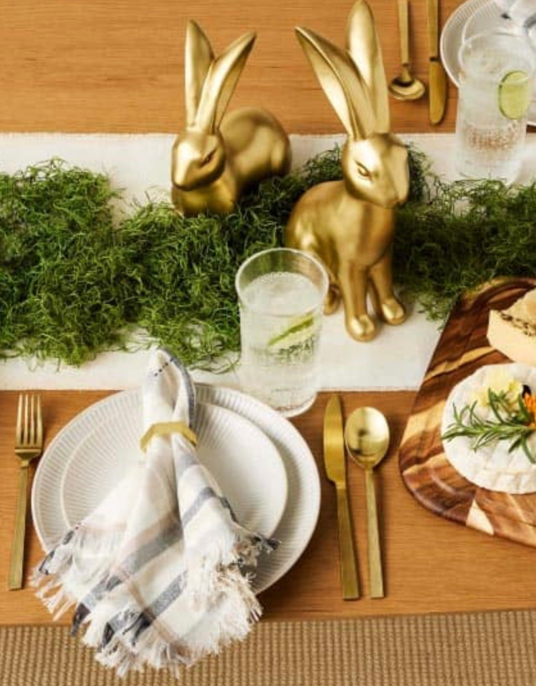 Easter finds from Walmart

Take your holiday decorating to the next level with the Way To Celebrate Easter Flocked Bunny Decor. The flocked bunnies come in five different colors and in three sizes. 

#LTKFindsUnder50 #LTKHome #LTKSpringSale
