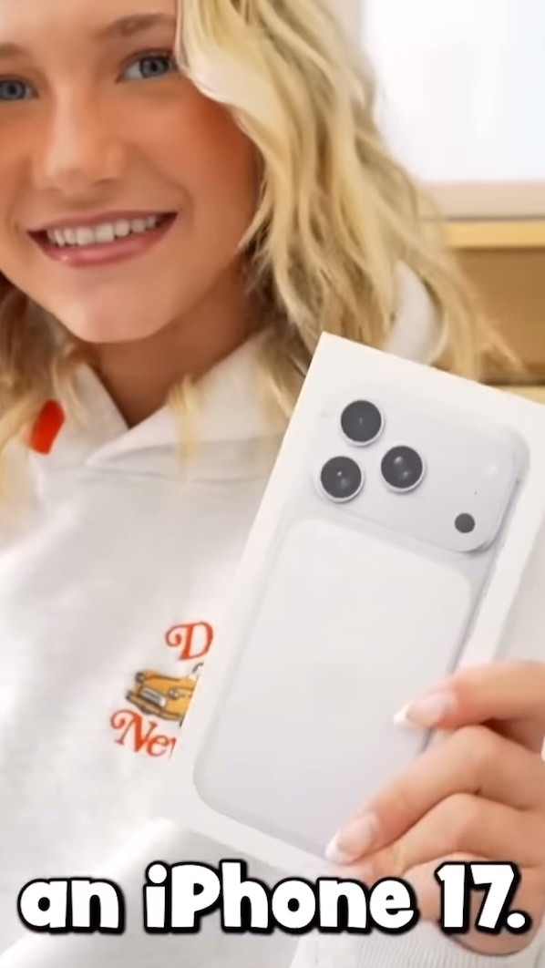 PresLee’s 2025 Christmas haul! 🤩 Clothes from Sixteen!