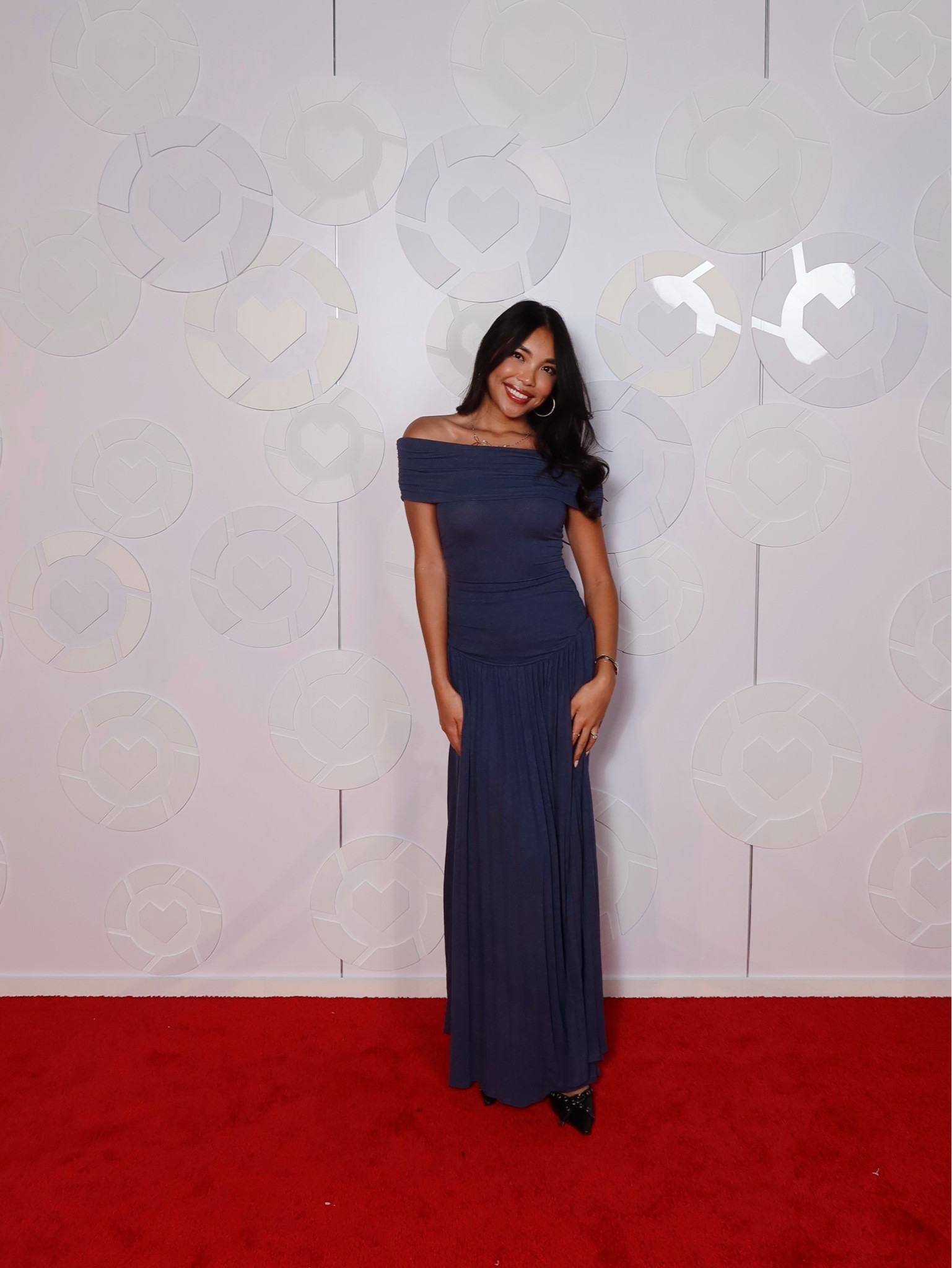 Loved wearing this off shoulder dress to an event! Theme was cocktail party, but perfect as a wedding guest dress and available in many colors. Wearing a XXS

#LTKFindsUnder100 #LTKStyleTip #LTKCon