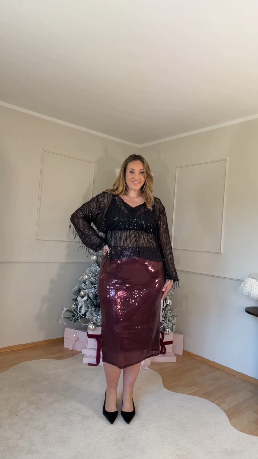 ✨ 31 Days of Plus Size Fashion – Tag 17/31 ✨

Strugglst du auch noch mit Festtagsmode und bist dir unsicher, was du anziehen sollst?
Oder hast du ein Teil im Schrank, das du liebst, aber keine Ahnung hast, wie du es kombinieren sollst?

Keine Sorge 🤍
Ich style heute diese Paillettenbluse in ganz unterschiedlichen Looks – von festlich bis alltagstauglich ✨

Schreib mir super gern, welcher Look dein Favorit ist😍


#LTKpartywear #LTKfestive #LTKplussize