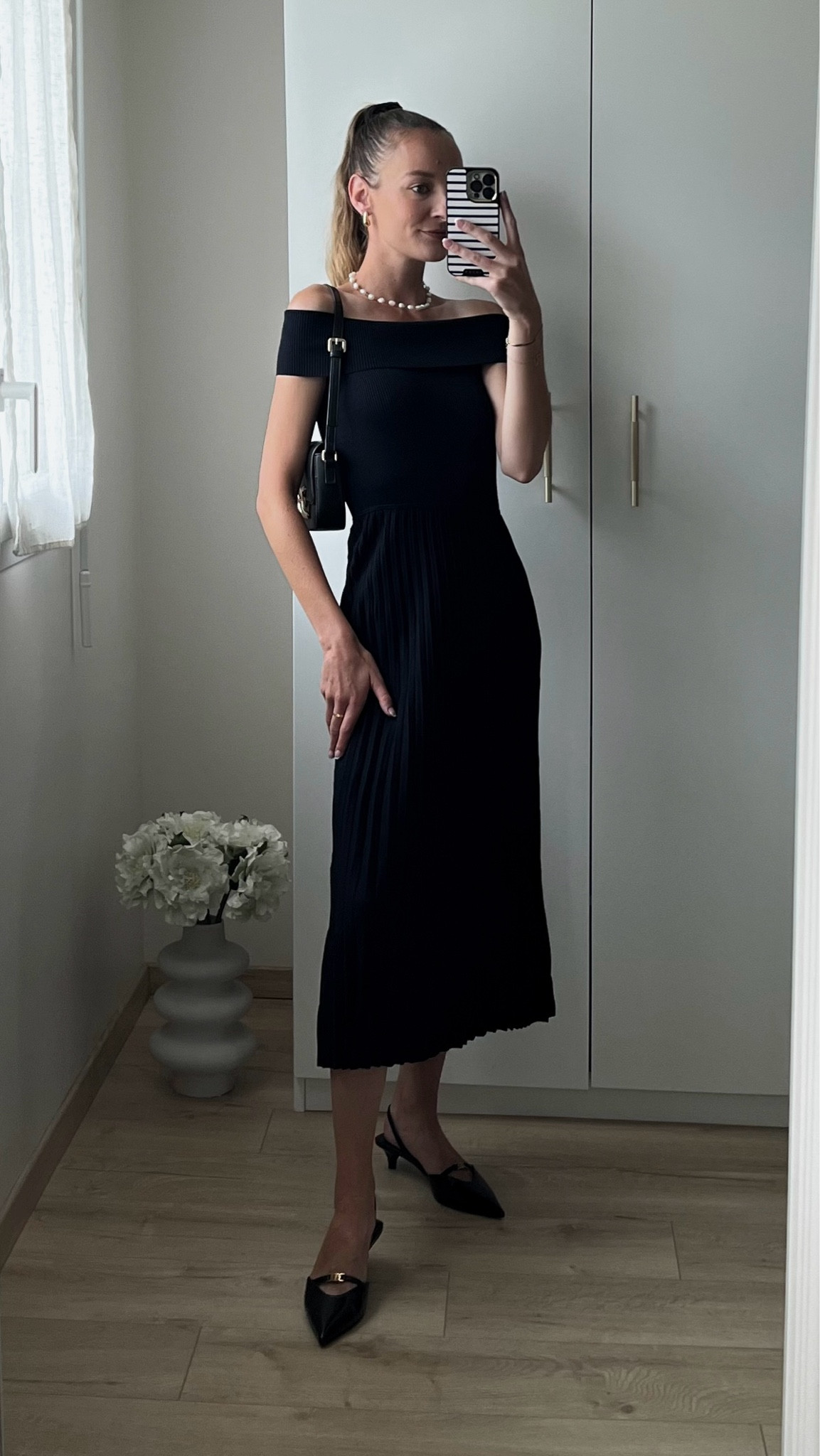 #OOTD #Stylelnspo #FashionBlogger #MinimalStyle #ChicStyle #EffortlessStyle #ClassicStyle #SummerOutfit #ParisianStyle #CapsuleWardrobe #ootdshare #minimalfashion #elegantwoman #elegantstyle #elegantoutfit #classywomen #elegantlady #elegantlook #classyfashion #classy #chicstyle #oldmoney #oldmoneyoutfits 

#LTKautumn #LTKfrance #LTKeurope