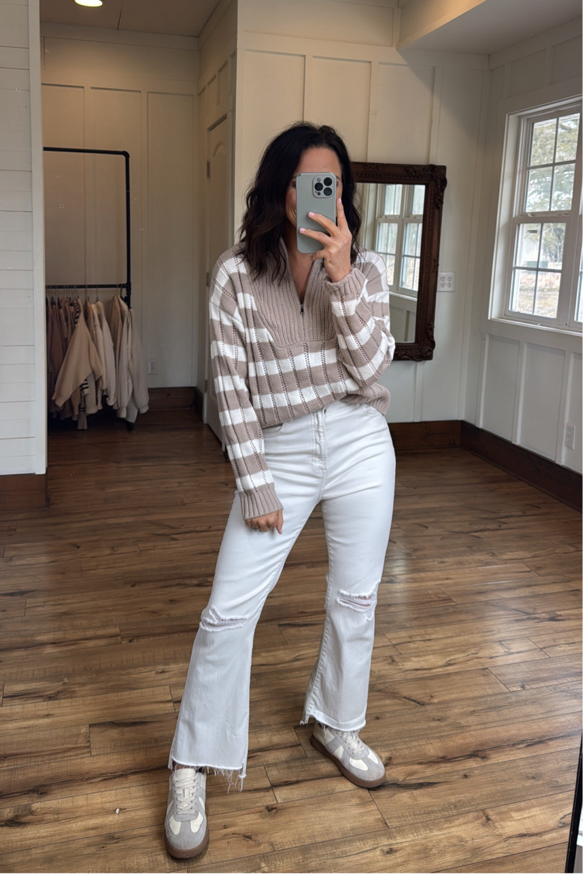 Neutral Outfit Inspo

Neutral outfit  striped sweater   Target clothing  target outfit  white jeans  ripped jeans  sneakers  outfit inspo  VintagePickin 

#LTKPetite #LTKFindsUnder50 #LTKStyleTip