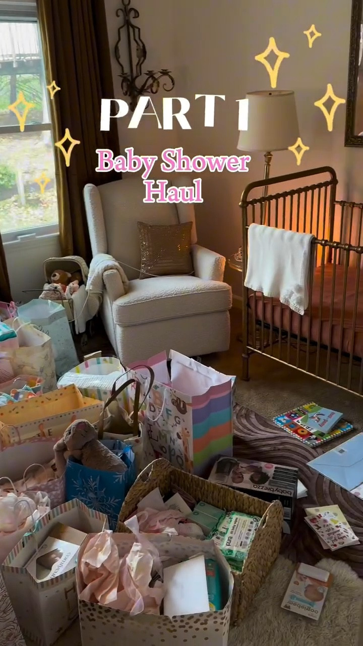 PART 1 BABY SHOWER HAUL • thankful is an understatement 🙏🏼💕👶🏼 
•
•
•
•
•
#babyshower
#babyshowergift #babyshowerhaul #babyhaul #babyitems #momtobe #soontobemom #momlife #newborn #nesting #secondtrimester #pregnancy #pregnantlife #pregnant