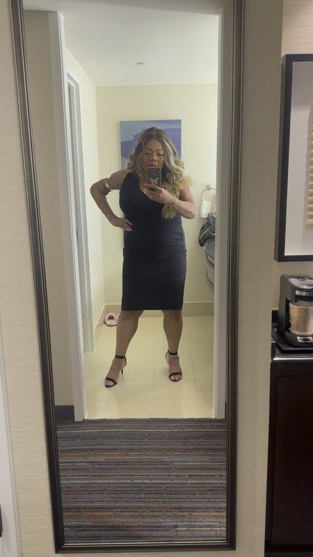 I have loved Honeylove Shapewear for years and now I’m wearing their Inner Power Dress with built-in Shapeware! Yesss!🦋

#burnedbeauty2018 #thistooshallpass

#LTKplussize #LTKmidsize #LTKover40