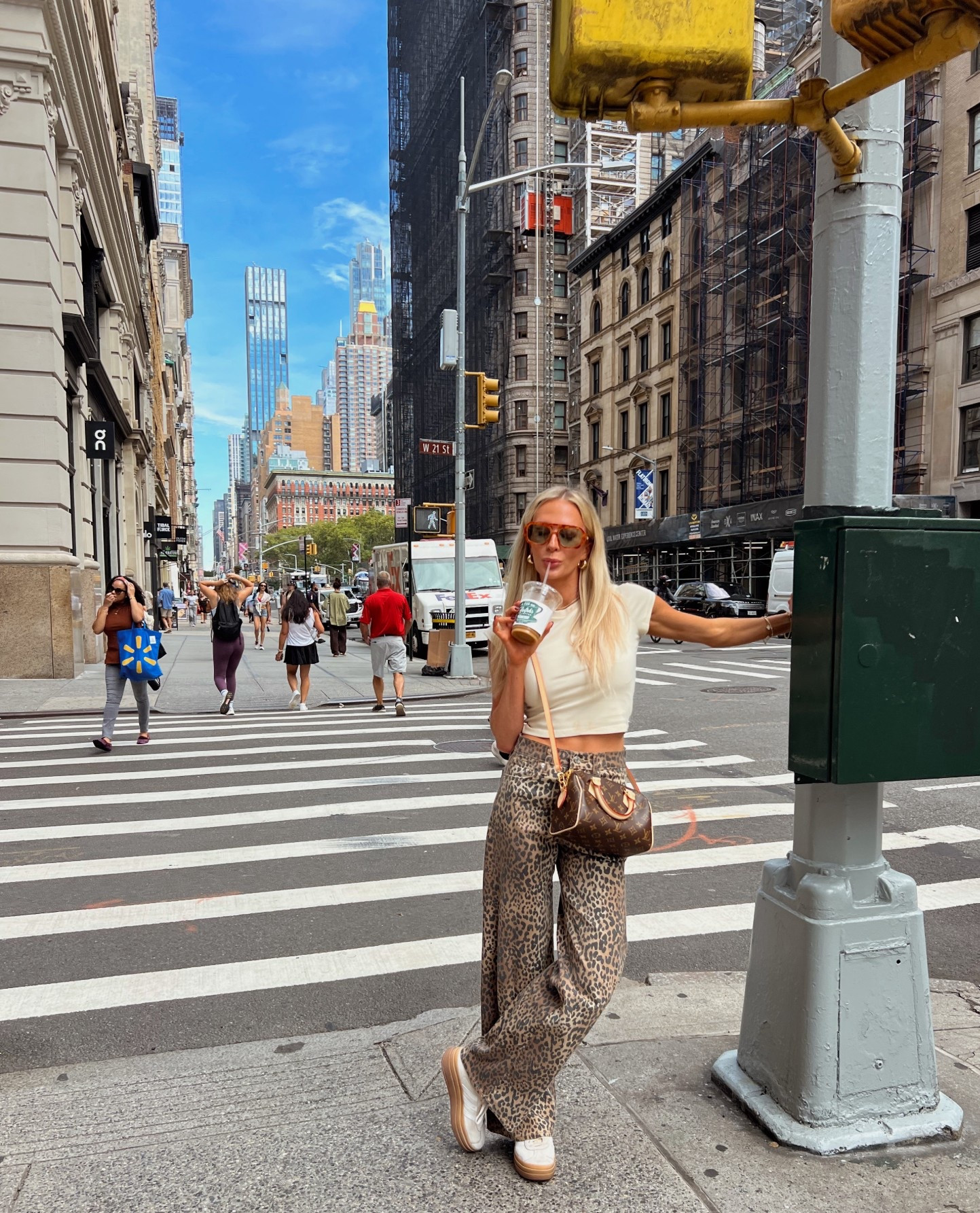 The perfect shopping day or walking the city fit. I’m in love with these Gap wide leg jeans. Just ordered in another color 😍😍 #ootd #citywear #casualfit 

#LTKTravel #LTKStyleTip #LTKFindsUnder100