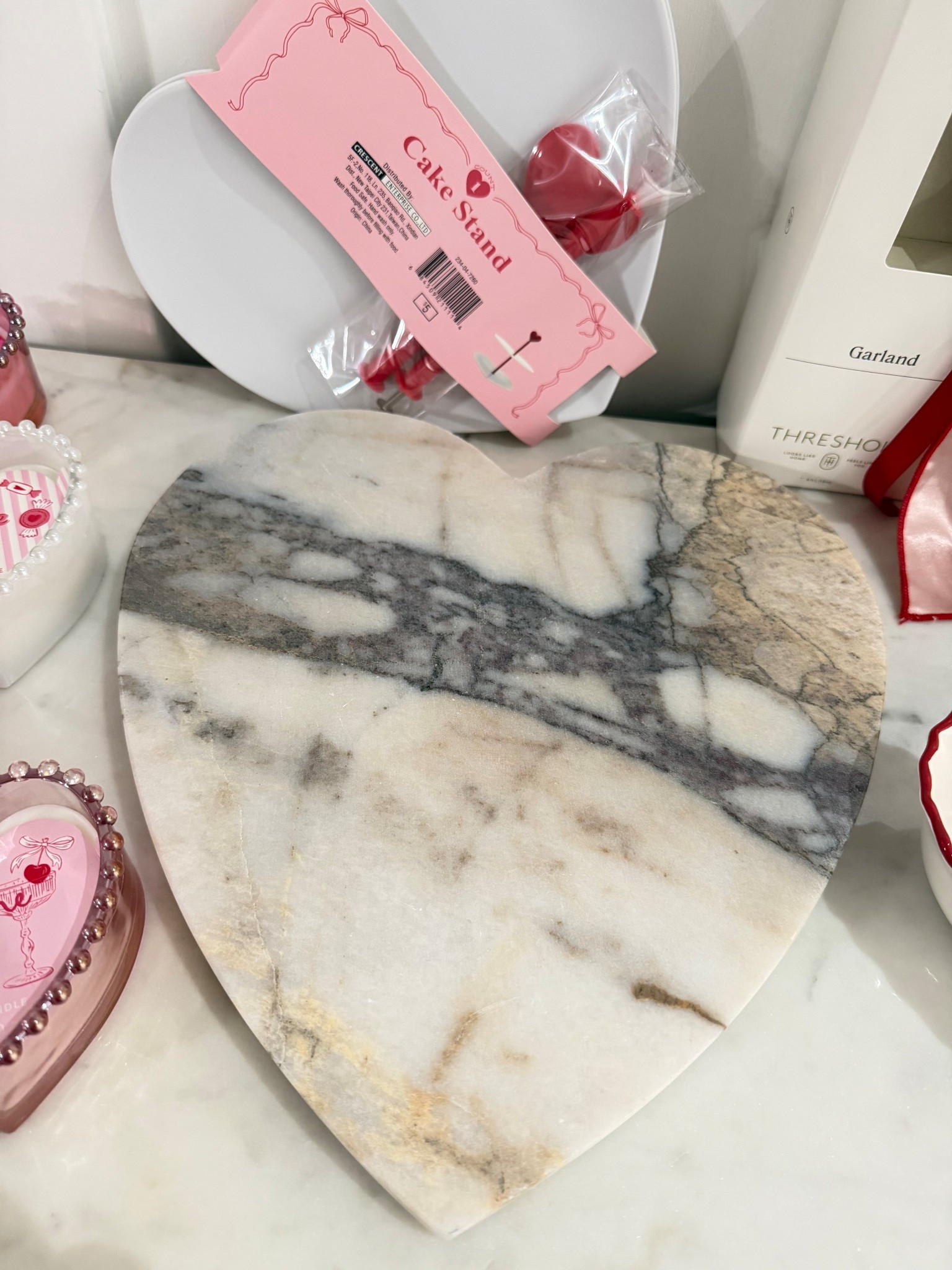 This heart marble piece is amazing quality and just $30!!❤️😍








#LTKValentine #LTKOver40 #LTKHome