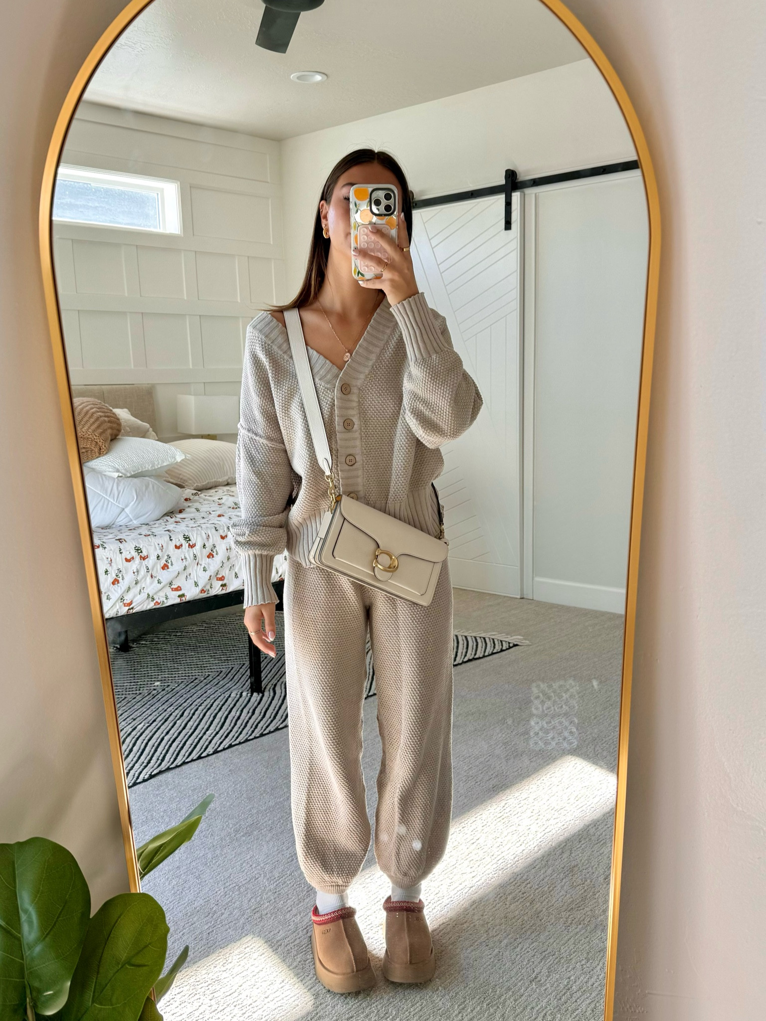 I’m 5’5” & wearing a size xs in the set! 