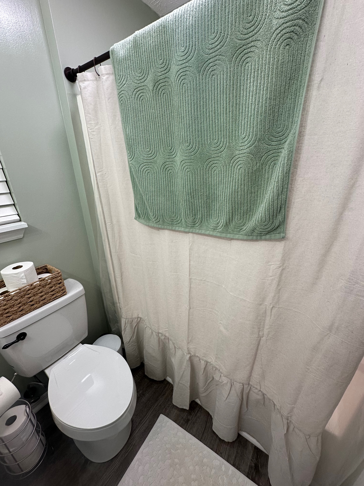 Shower curtain, bathroom towel, light green towel, Walmart finds, Amazon find, bathroom diy, bathroom makeoverr

#LTKFindsUnder50 #LTKHome #LTKSaleAlert