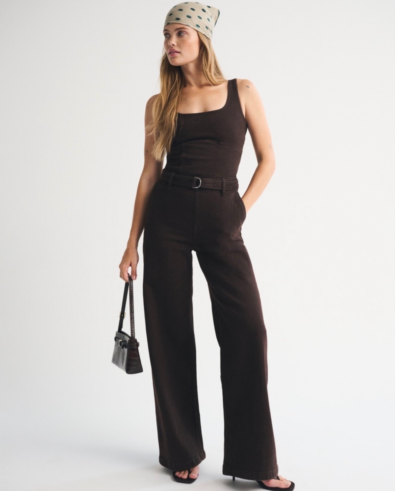 New color in my fav @abercrombie jumpsuit!!🫶🏽🤎
