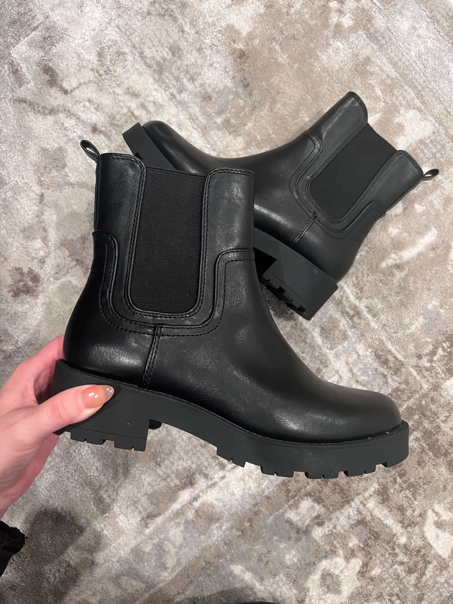 Chelsea boots. Boots. Fall boots. Cute shoes  

#LTKstyletip #LTKunder50 #LTKshoecrush