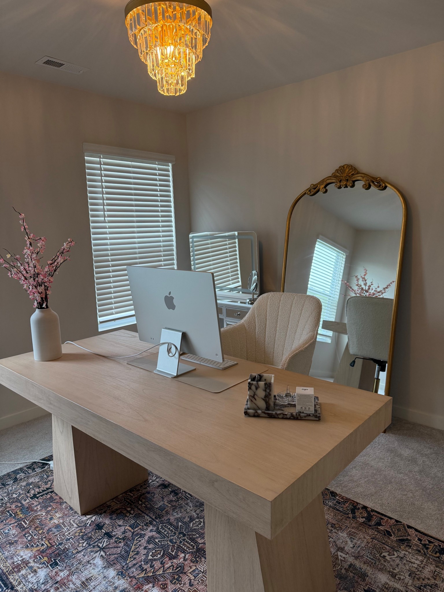 Office 🤍🌸🌺

#LTKFindsUnder100 #LTKHome #LTKU