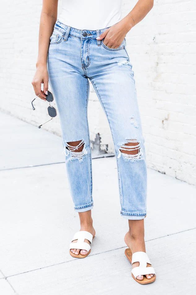 Libby Distressed Boyfriend Light Wash Jeans | Pink Lily