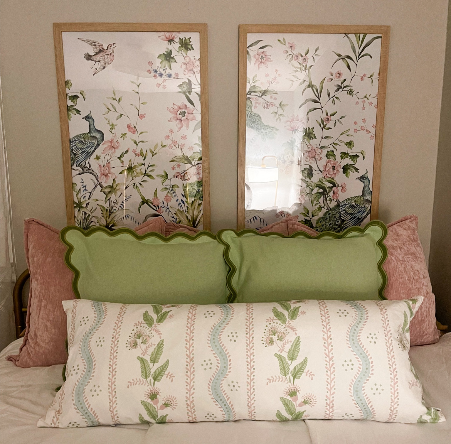This spare bedroom has turned into my favorite room in the house! 💕 

Amazon + Etsy for the win 💚🩷