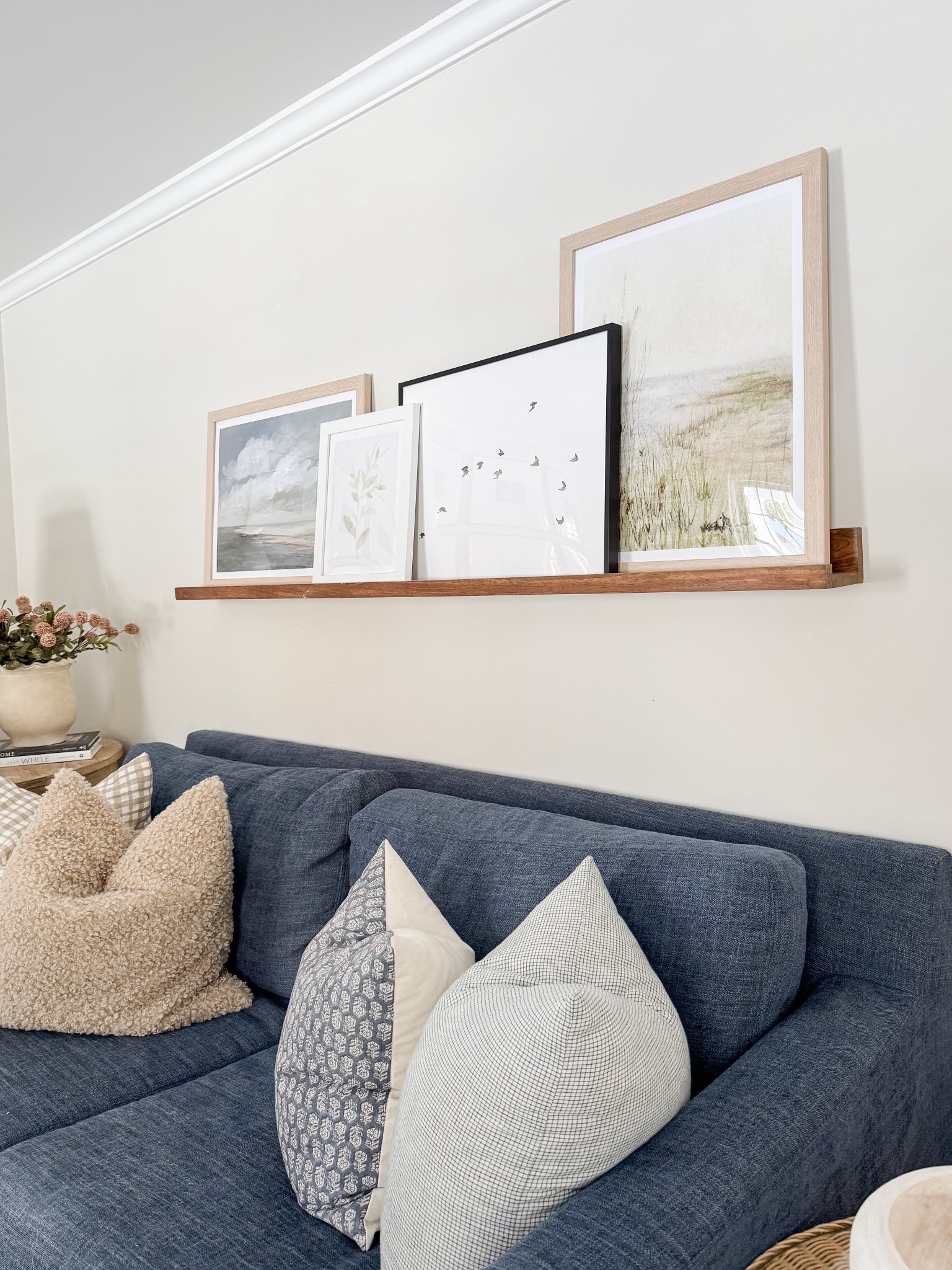 Cozy Living Area 

Neutral home  Home design  Coastal home  Trending home decor  Home styling  Living area gallery frames

#LTKHome