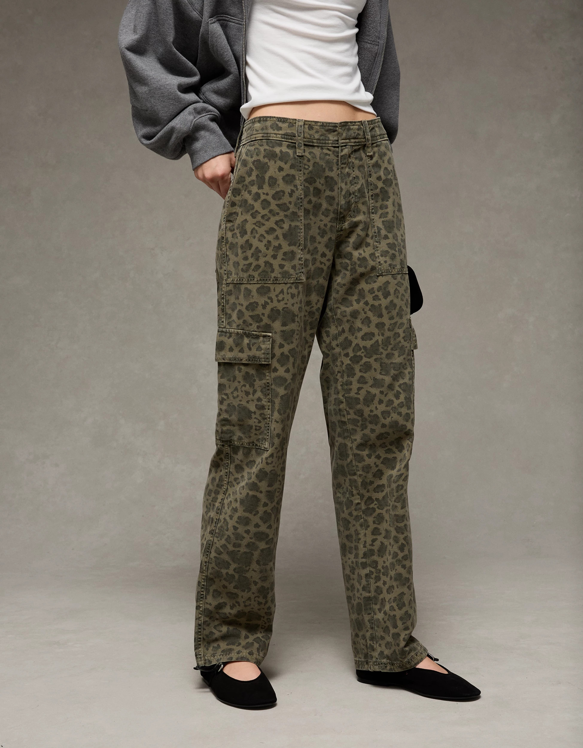 AE Low-Rise Baggy Straight Cargo Pant | American Eagle Outfitters (US & CA)