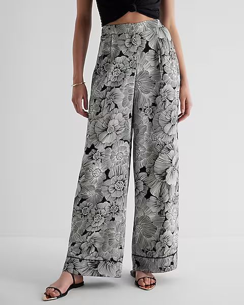Stylist Super High Waisted Satin Pleated Wide Leg Pant | Express