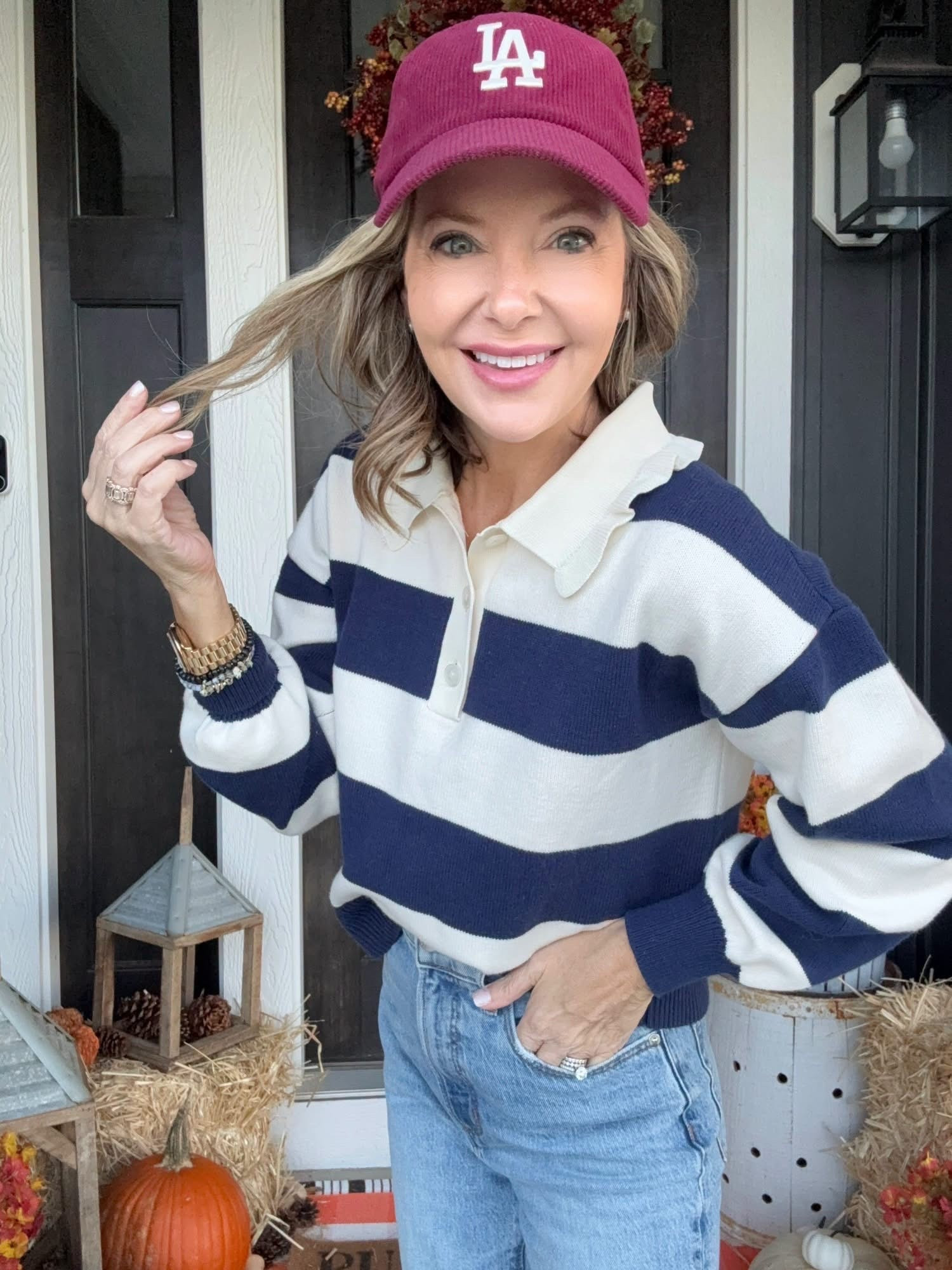 Good morning! Happy Saturday! Last night was our local towns homecoming game and parade! It was so fun! 

On sale! I wanted to show you the collar on this shirt, It has a little ruffle ￼￼for the cutest feminine detail! 

Dropping 🔗👇 to shop