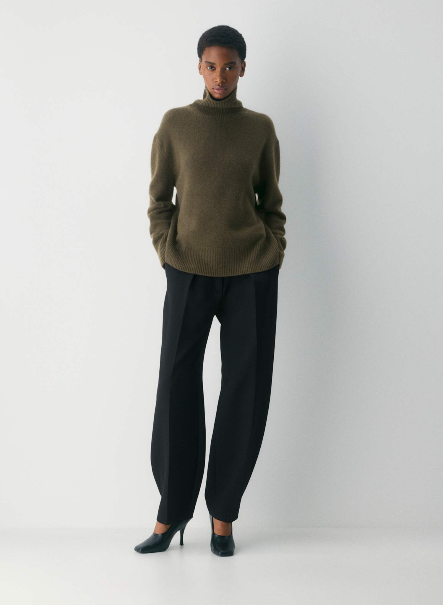 Plush Cashmere Oversized Turtleneck - Aritzia 

#ltkcashmere #ltkfashion #style #fashion #winter #holidays #ltkchristmas 