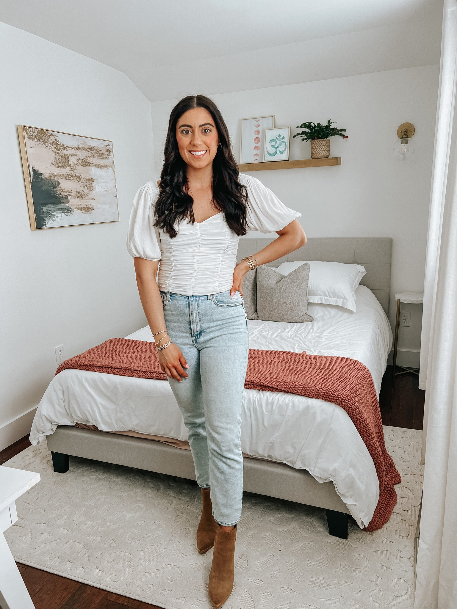 Brunch outfit

Spring outfit, summer outfit, straight leg jean, gold jewelry 



#LTKstyletip #LTKunder100