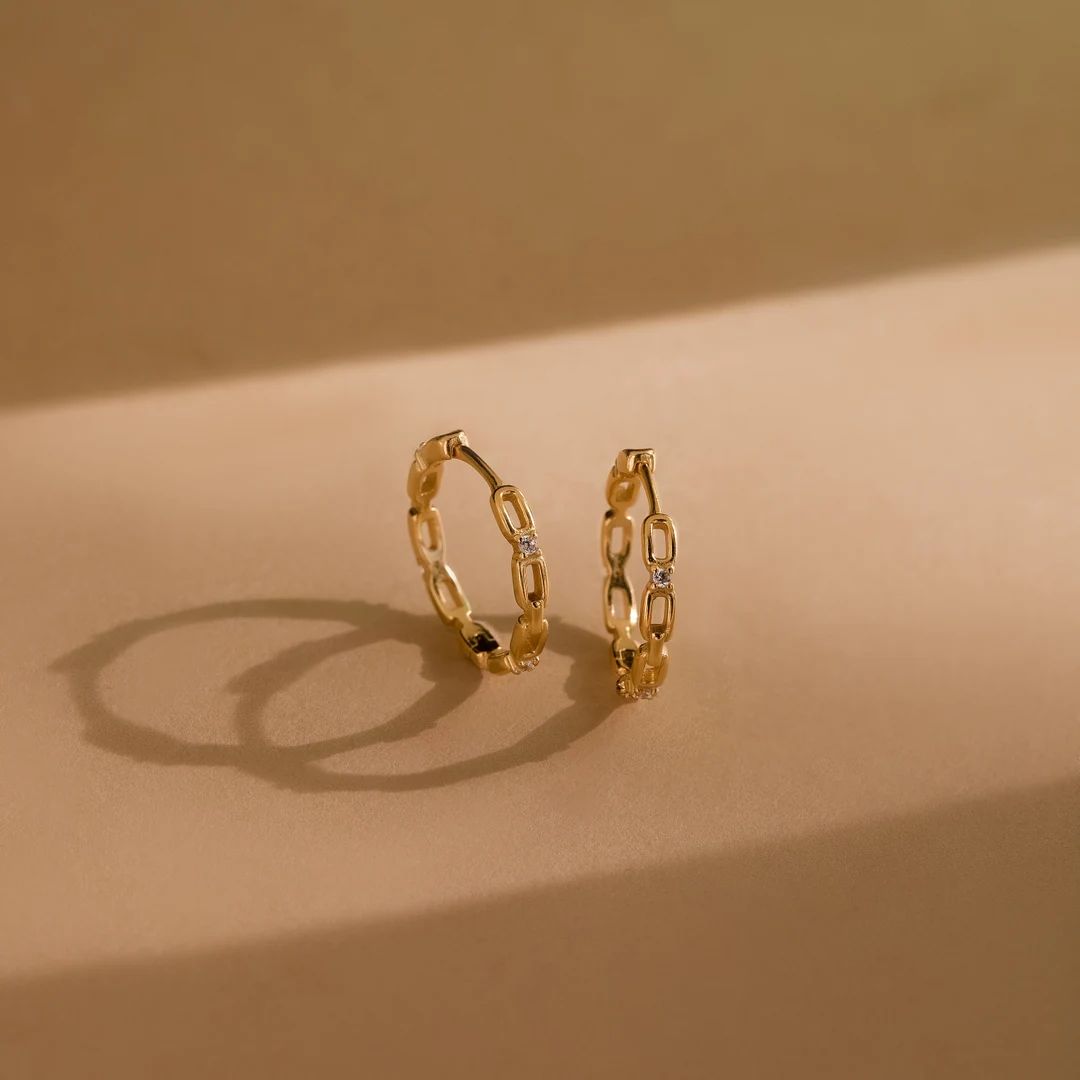 Link Hoops Earrings by Caitlyn Minimalist Gold Chain Hoop Earrings Perfect for Everyday Wear Brid... | Etsy (US)