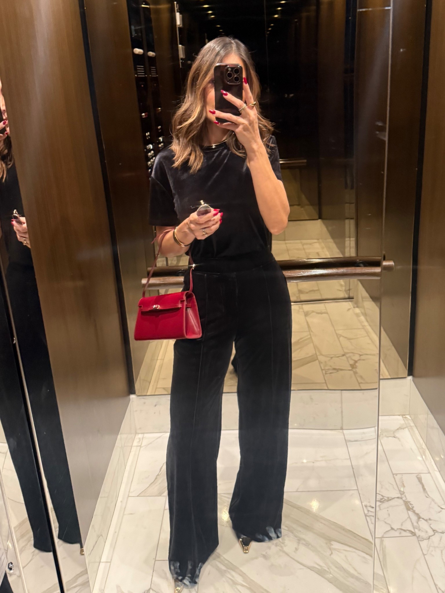 Today’s simple holiday outfit is brought to you by @walmartstyle @walmart and it’s under $30!!! Wearing small j in pants and XS in top 


#LTKHoliday #LTKdayinmylife #LTKGiftGuide