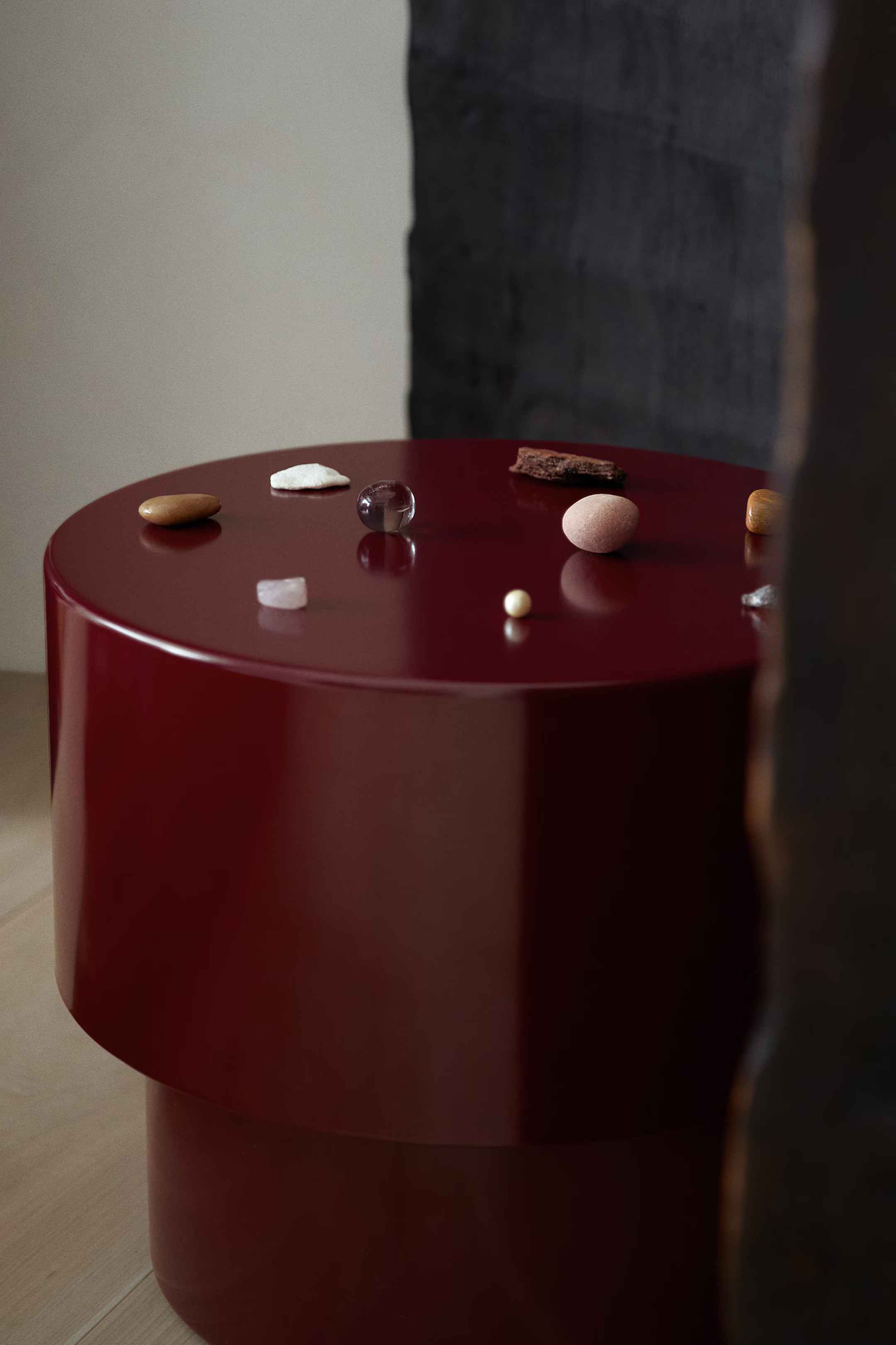 Metal side table | H&M (UK, MY, IN, SG, PH, TW, HK)