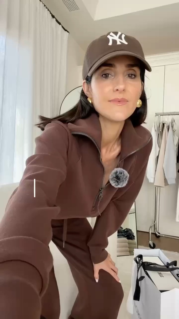 If you love shoes… stop scrolling! Just picked up these pairs that I’m loving for spring! I’m just shy of 5-7” wearing the size small pullover and XS pants #nordstrom #springshoes #stylinbyaylin #aylin

#LTKOver40 #LTKootd #LTKSeasonal