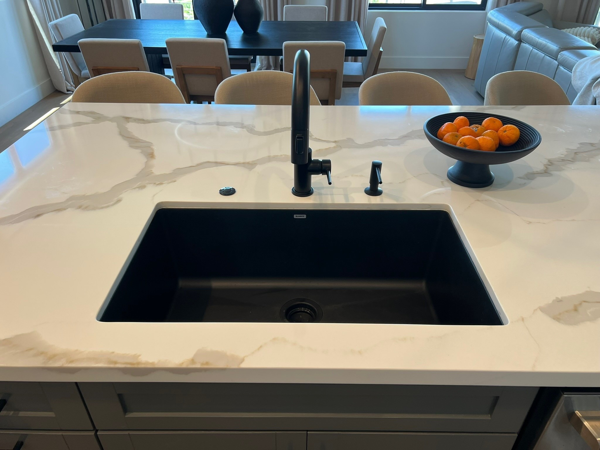 Black kitchen sink ⬛️




#LTKHome #LTKU #LTKParties