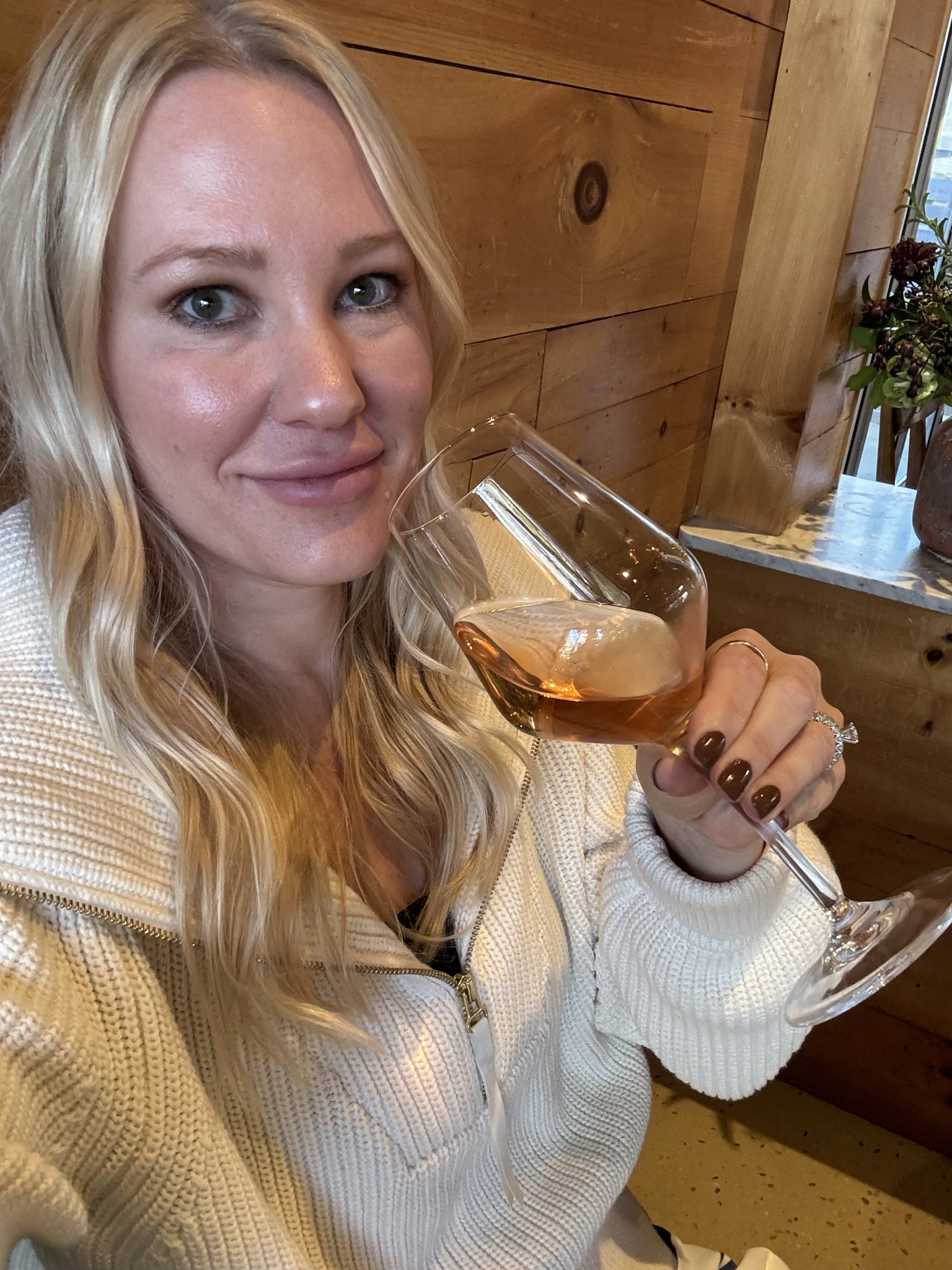 Weekend vibes✨ I love this Varley half zip and the pieces I have from them are ones always on rotation. Perfect for weekends or travel. 

Linking my favorites I own.

@Varley #halfzip #sweater #ltkgrwm #springbreak
#weekendgetaway
#neutralstyle


#LTKootd #LTKmomlife #LTKOver40