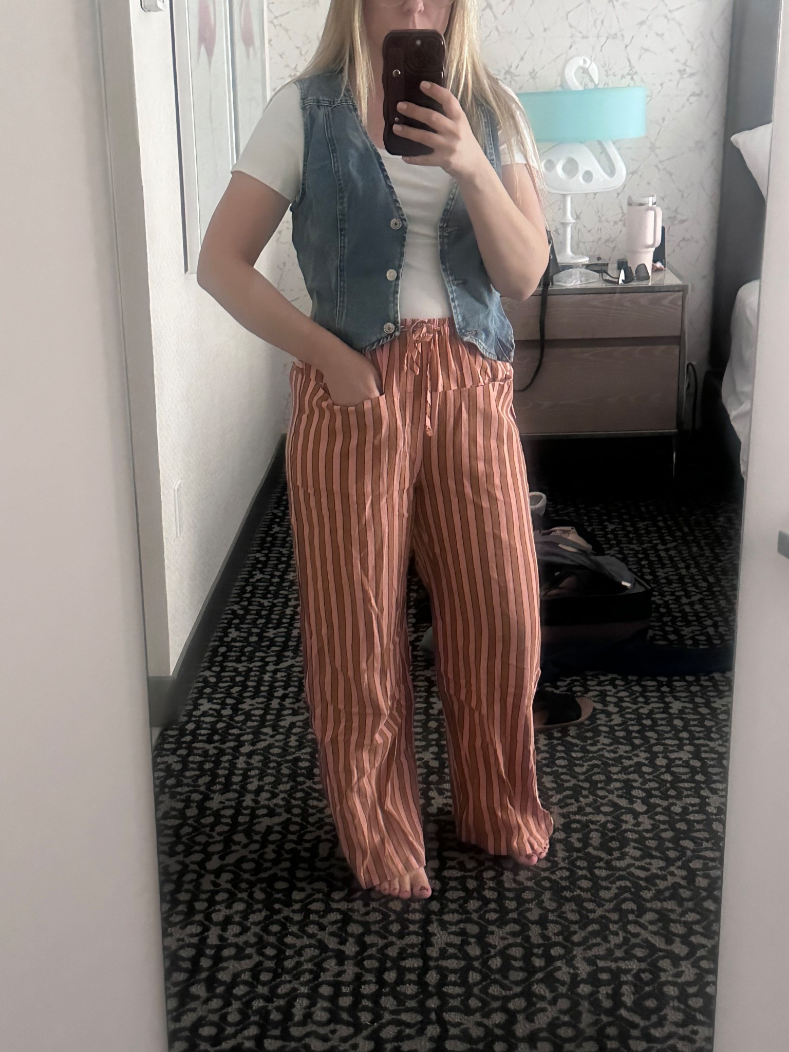 Obsessed with this outfit, these drawstring pants feel like pajamas and come in lots of different colors 🧡 everything is from #Amazon



#LTKootd