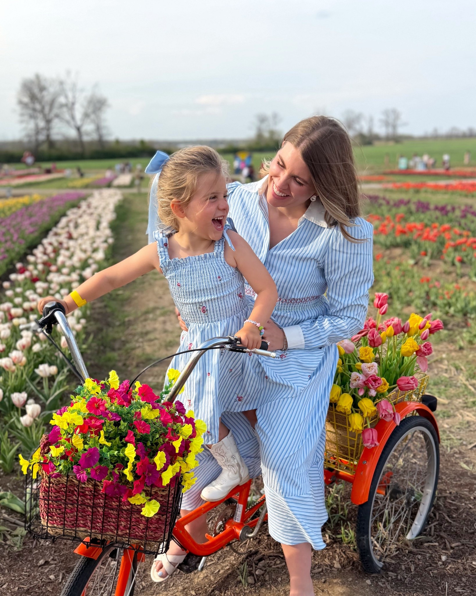 Matching my favorite gal 👯‍♀️💖

Mommy daughter outfits 
Mommy daughter fashion 