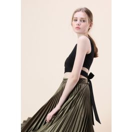 A Fan of Bowknot Crop Top in Black | Chicwish