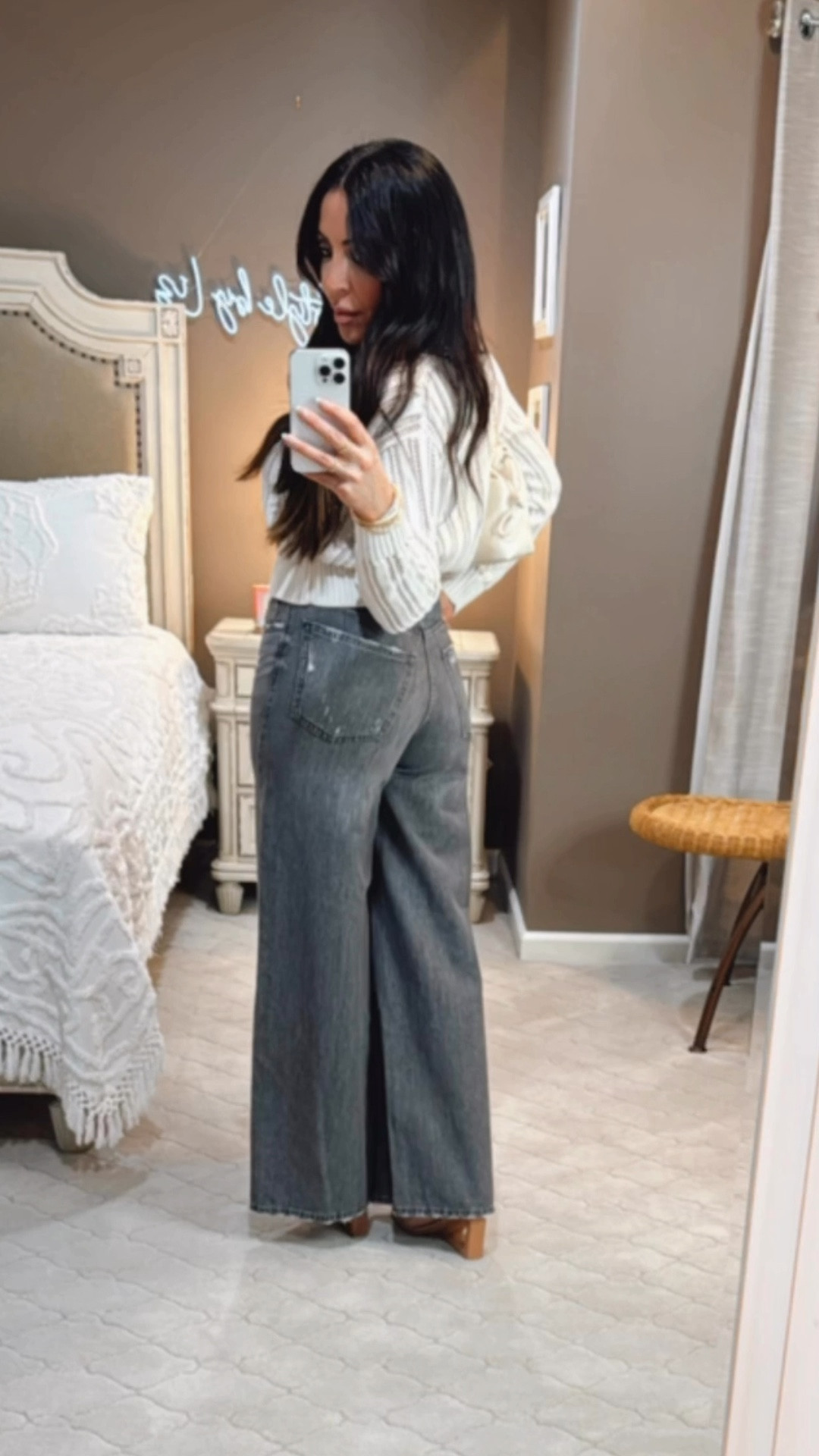 I was 25 in 1997 and fell in love with stovepipe style jeans. I was always curvy, and they were so flattering on me! I feel like I get the same vibe from wide leg jeans that seem to be everywhere lately! These wide leg jeans are from Target and come in a blue denim as well. I’m wearing a size 4.
#target #targetstyle #mytargetstyle

#LTKStyleTip #LTKFindsUnder50 #LTKOver40