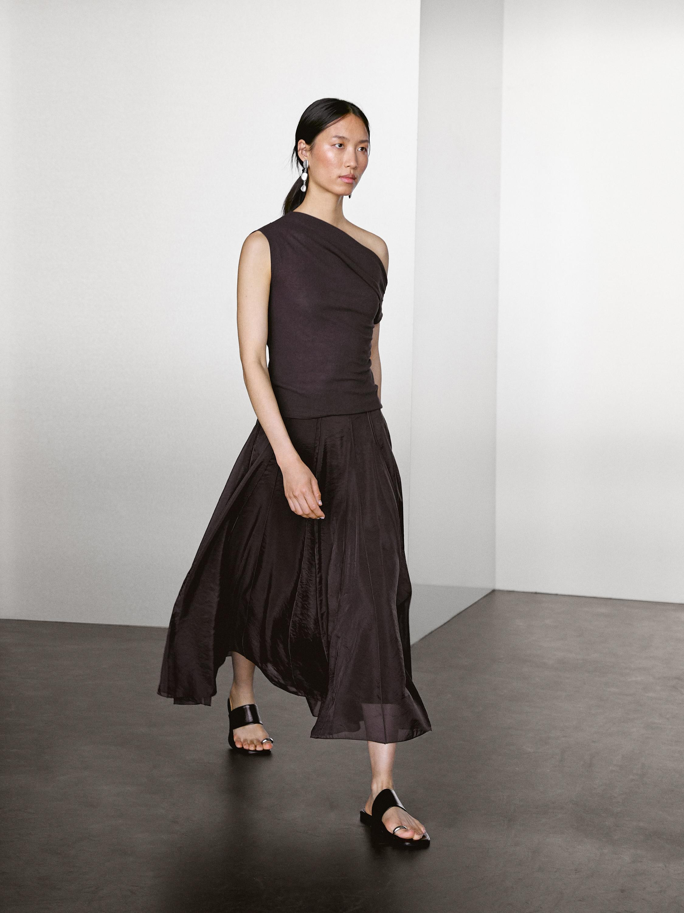 Long voluminous skirt with godet detail | Massimo Dutti US