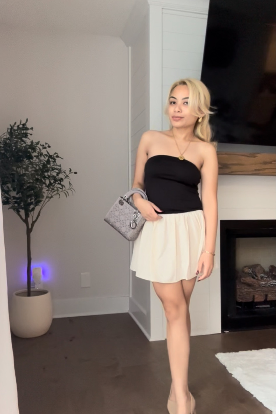 Day 12 of 30 days of summer outfits. Honestly think this black with beige/white is a micro trend that I am obsessed with!
#fashioninspirations #summerfashioninspo2024
#outfitsinspo

#LTKBeauty #LTKStyleTip #LTKSeasonal