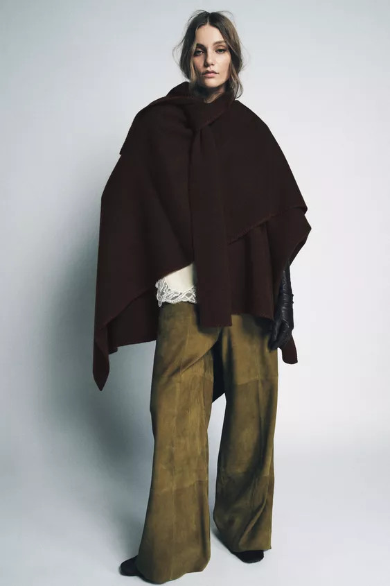 KNIT CAPE WITH CONTRAST THREAD SCARF | Zara UK