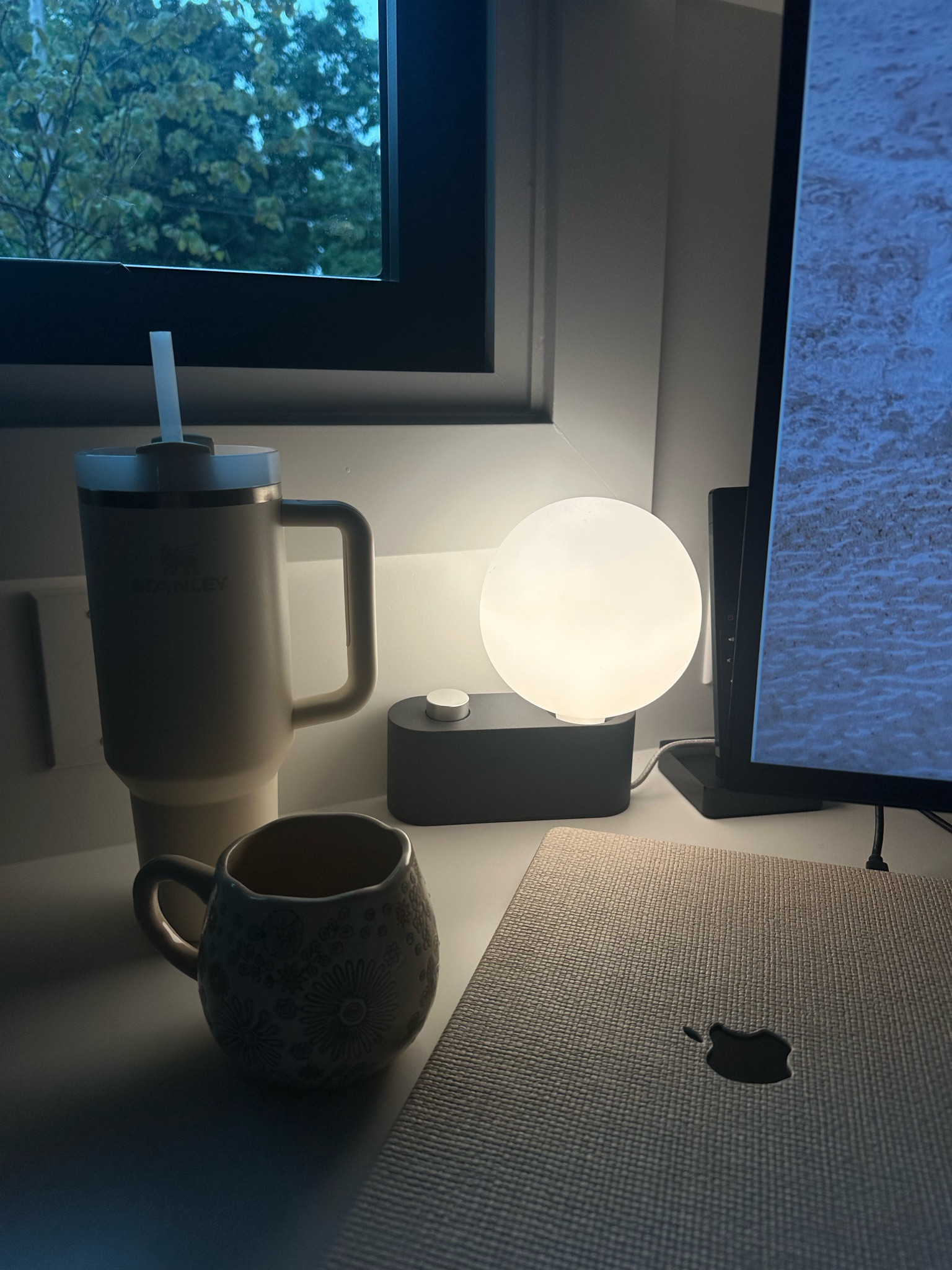 Workday setup with everyone’s favorite lamp! Finally found a link for it 💖

#LTKhome #LTKworkwear #LTKFind