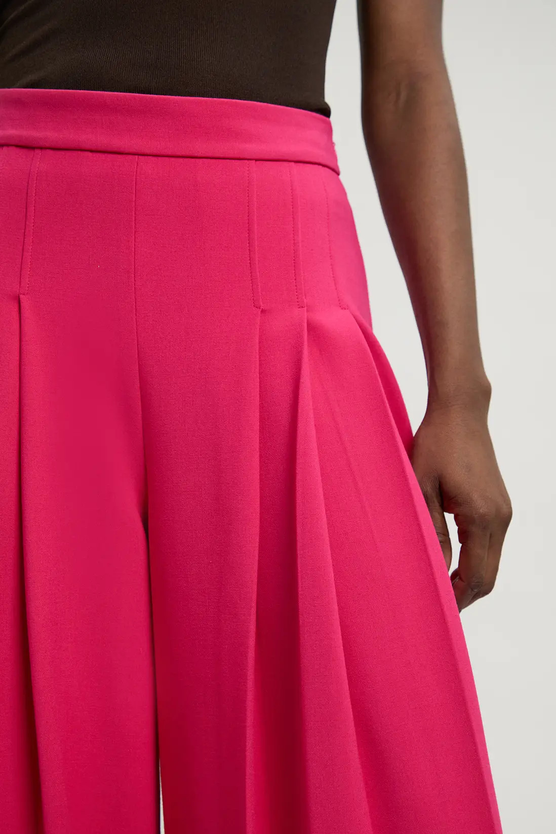 Hot Pink KarenMillen Tailored Structured Crepe Pleated Wide Leg Trousers | Boohoo USA | boohoo (US & Canada)