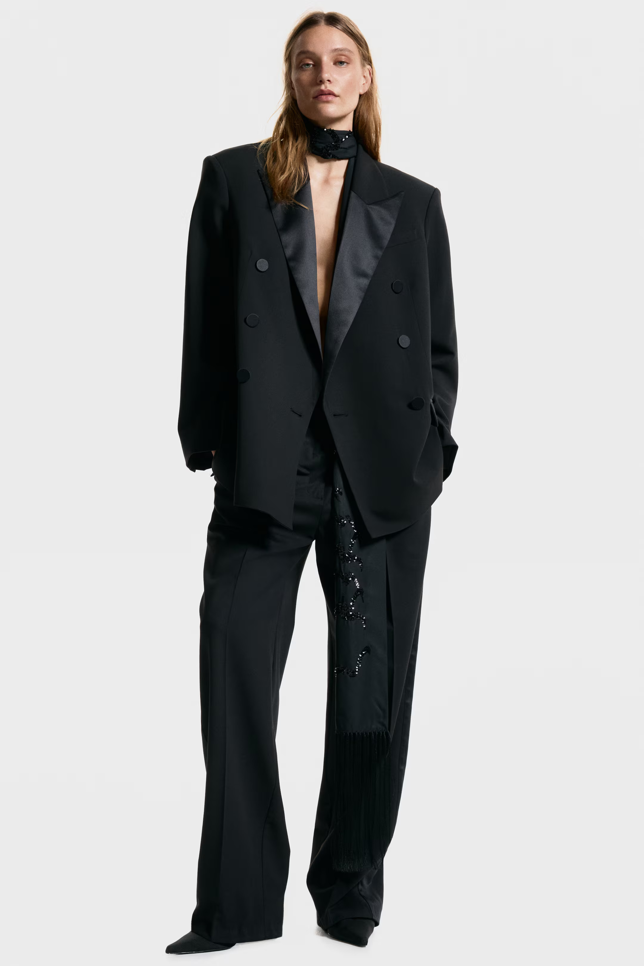 Double-breasted tuxedo blazer | H&M (UK, MY, IN, SG, PH, TW, HK)