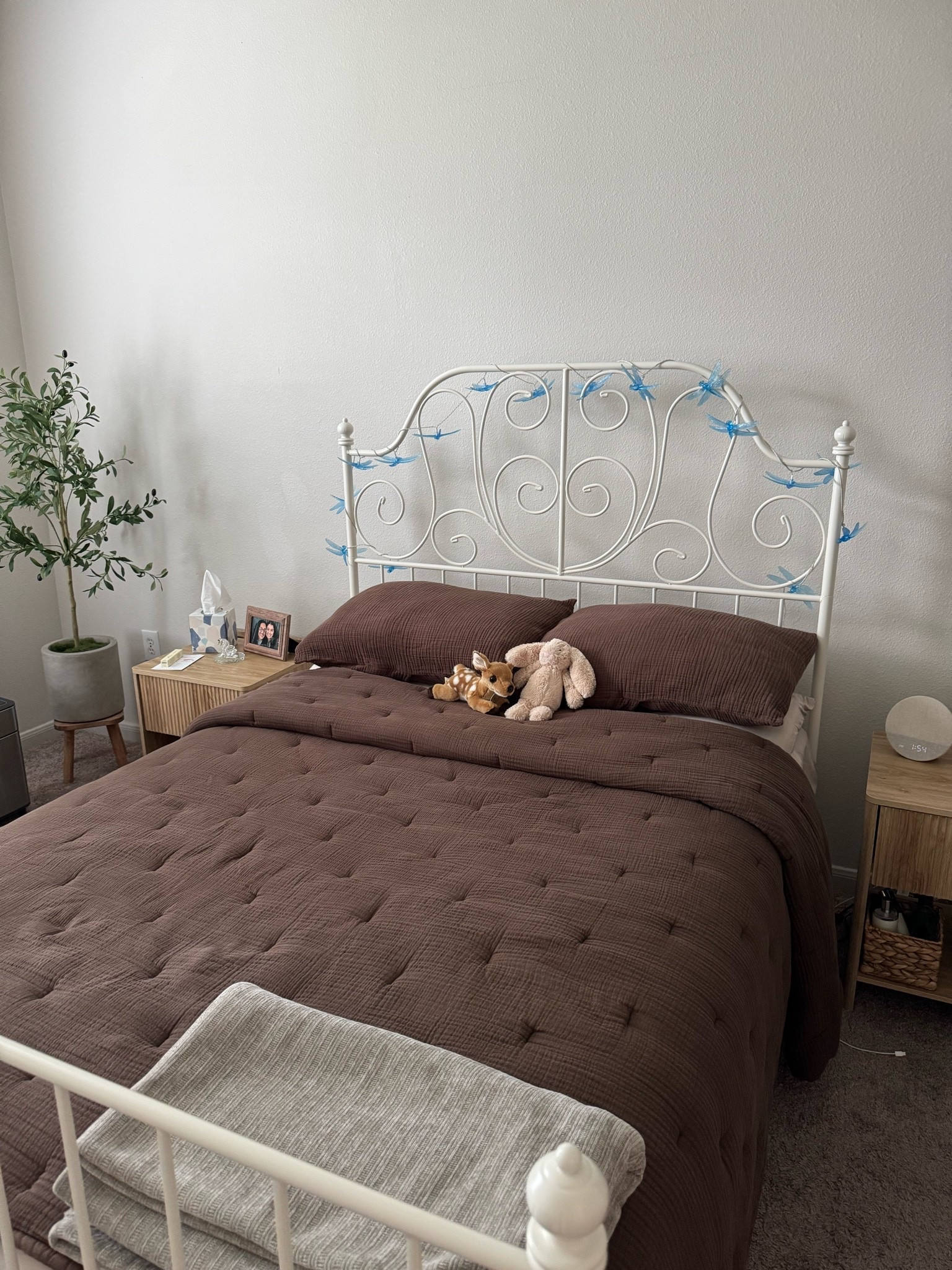 fall bedding refresh 🧸🍂🧺

#LTKdayinmylife #LTKmorningroutine #LTKSeasonal