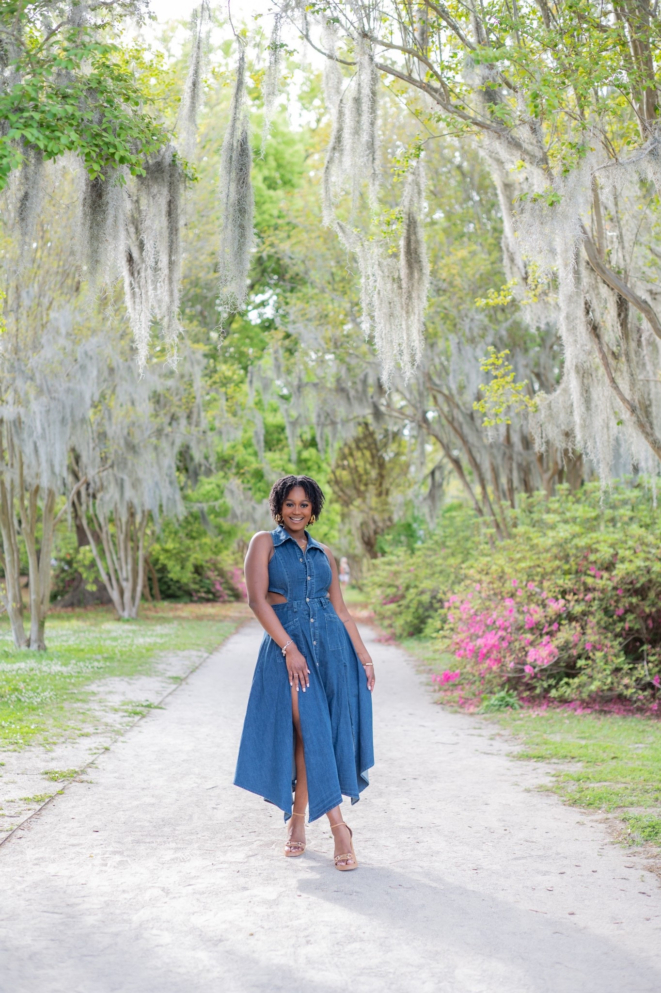 A Southern stroll in springtime style 🌿✨
This denim dress (Amazon, size large) is giving effortless charm with its flattering cut and subtle edge. Paired it with my go-to Steve Madden heels for a polished finish 👡
Linked everything for you on LTK!
#AmazonFashion #SteveMaddenStyle #SpringLooks #LTKSpringStyle #LTKcurves #LTKSeasonalStyle