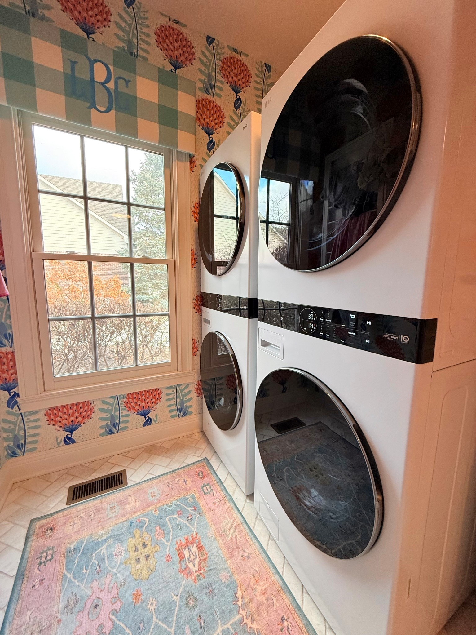 Double stacks have been a GAME CHANGER! they even whistle when they are done 🐦 😆🙌🏻

Ruggable rugs on this space 🩵

#LTKSaleAlert #LTKdayinmylife #LTKHome