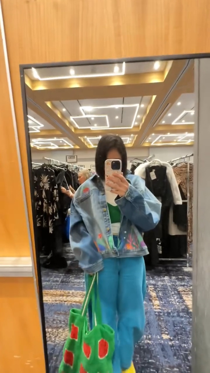 I love it when people shout out loud when they find a cool outfit.😂✨ Love the energy so much! @divineconsignsalewi

#igotitatdivine #shopping #milwuakee #thriftedstyle #mkeinfluencer

#LTKstorytime #LTKdayinmylife #LTKvlog