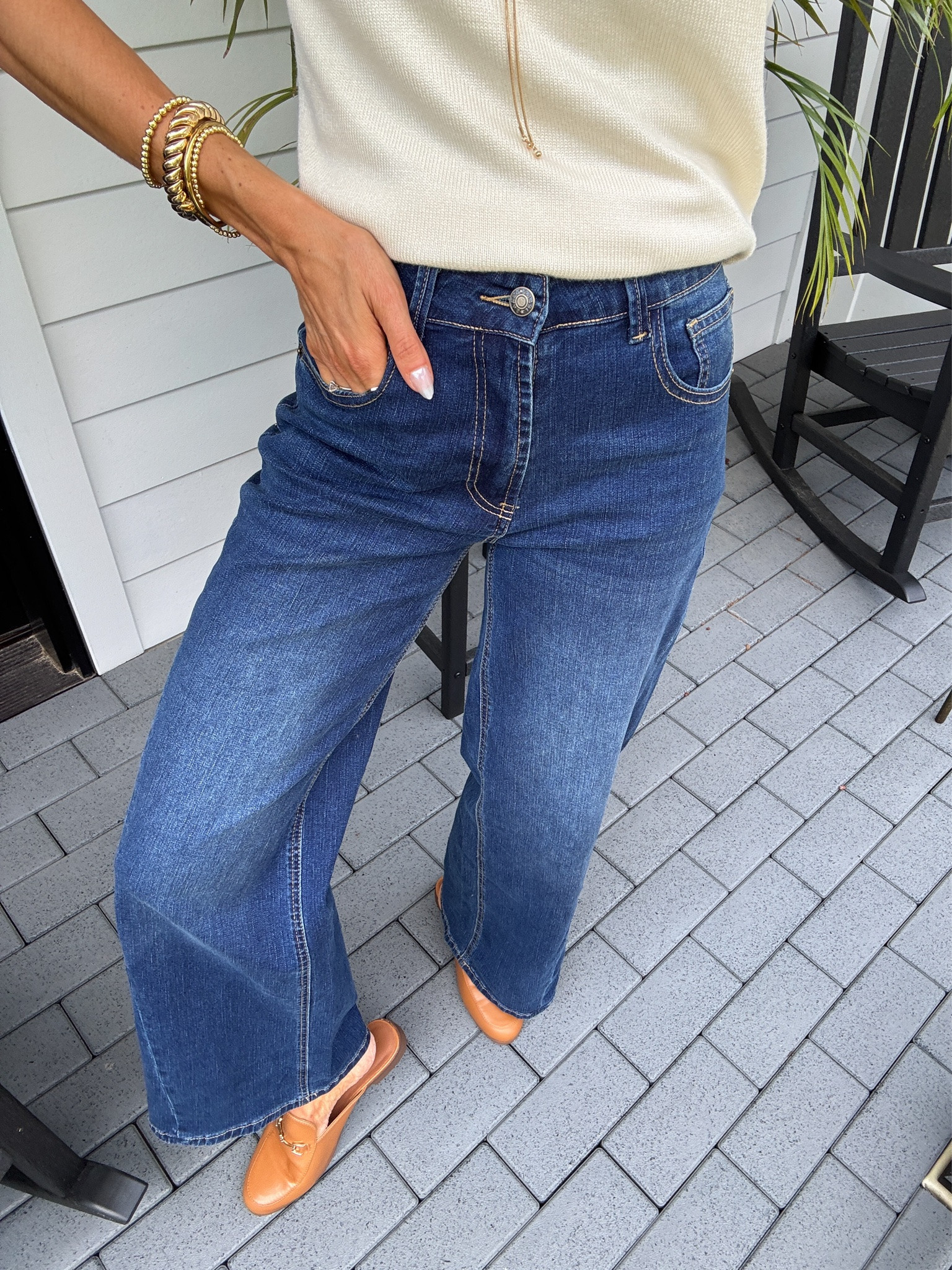Scroll to shop. Wearing my true to size twisted seam jeans. They’re nice and stretchy. Follow for more.

#LTKdayinmylife #LTKSeasonal #LTKSaleAlert