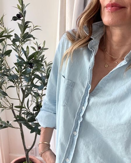 Frank & Eileen denim button up. Doesn’t get any better. Sz XS this top has an oversized fit and is very comfy while looking chic! 

#LTKtravel #LTKSeasonal #LTKstyletip